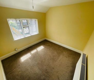 2 bedroom semi-detached house to rent - Photo 4