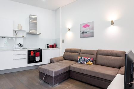 1 bedroom flat to rent - Photo 2