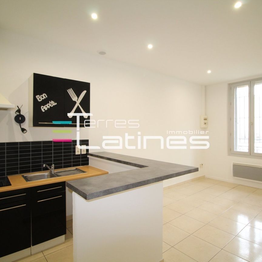 Location Appartement 1 pièce 21m² NIMES 30000 - Photo 1