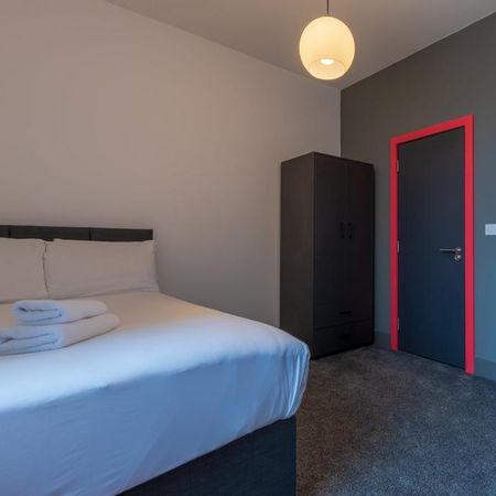 1 bedroom in a house share to rent - Photo 3