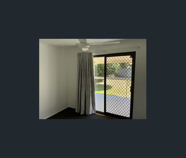 2 BEDROOM DUPLEX FRESHLY PAINTED - Photo 3