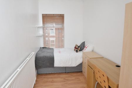 5 bedroom terraced house to rent - Photo 5