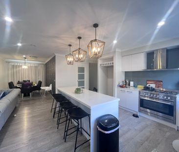 Elegant Home Designed for Comfort, Style, and Functionality - Photo 1