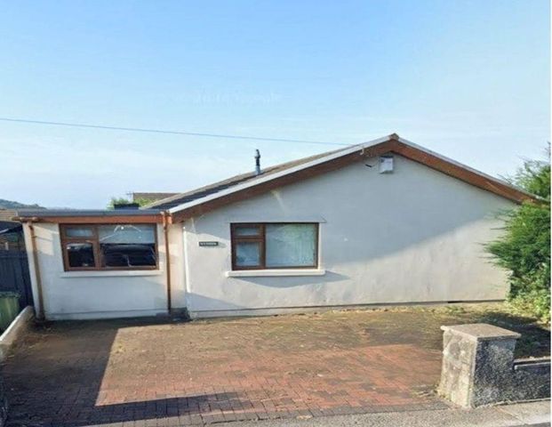 4 bedroom bungalow to rent - Photo 1