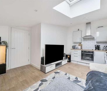 B Timbrell Street, Trowbridge, BA14 - Photo 5