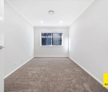 “Near new spacious and comfortable family home” - Photo 1