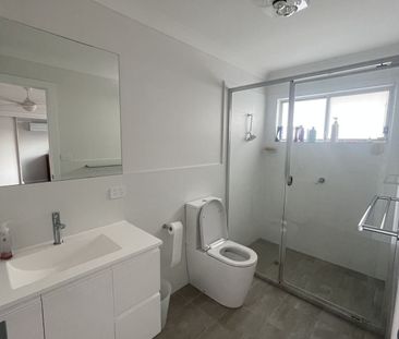 MODERN TOWNHOUSE - Photo 6