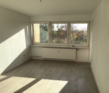 Moderne Wohnung mit Balkon, kurzfristig verfügbar. - Photo 1