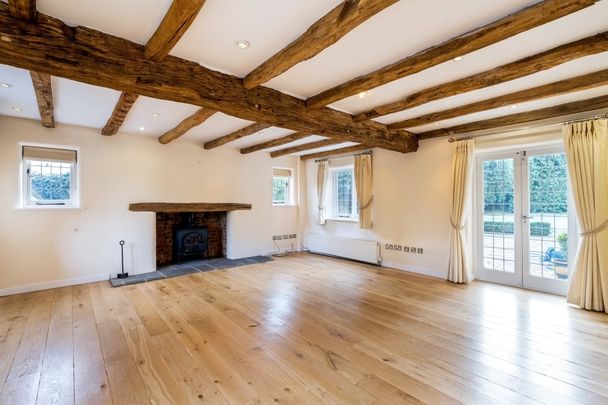 5 bedroom barn to rent - Photo 1