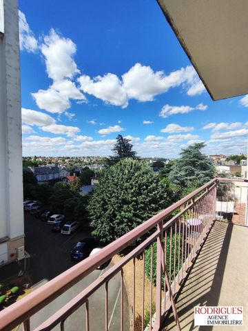 Location Appartement 4 pièces 98m² POITIERS 86000 - Photo 5