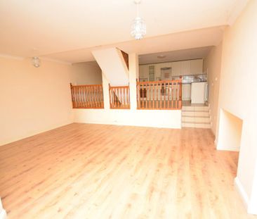 3 bedroom ground floor maisonette to rent - Photo 1