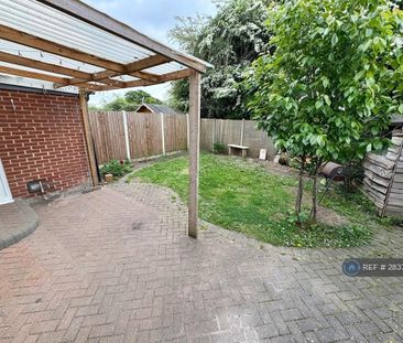 3 bedroom end of terrace house to rent - Photo 6