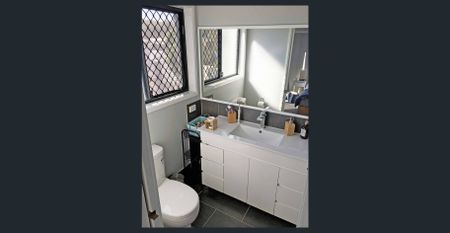 Modern 3 Bedroom - Photo 4