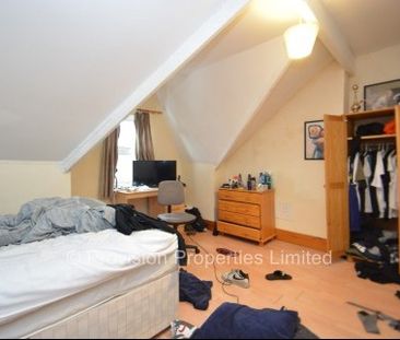 7 Bedroom Student Houses Leeds - Photo 3