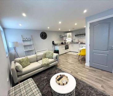 Ashford Hill, Berkshire, RG19 - Photo 2