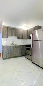 **Because You Deserve Renovated 4 1/2 TOP FLOOR, Ville Emard, Monk ** - Photo 3