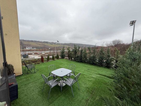Apartament 2 camere Grădină proprie Vedere Lac Aroneanu - Fotografie 1