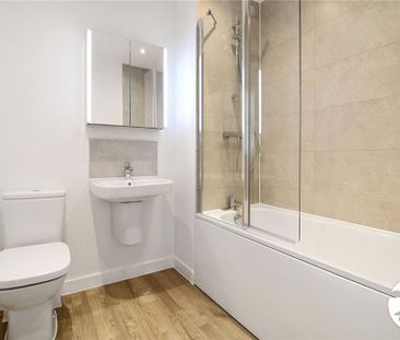 3 bedroom end of terrace house to rent - Photo 1
