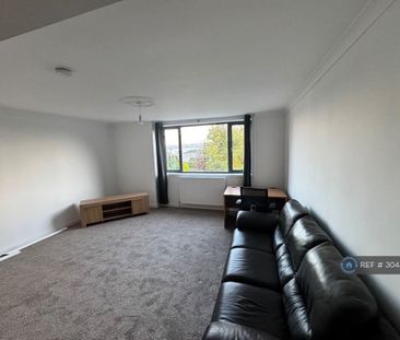 3 bedroom flat to rent - Photo 1