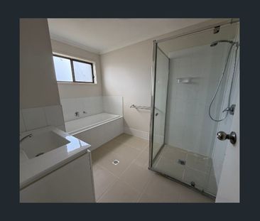 4 bedroom family home - Photo 5