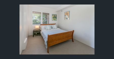 Convenient and Quiet Garden Apartment - Photo 3