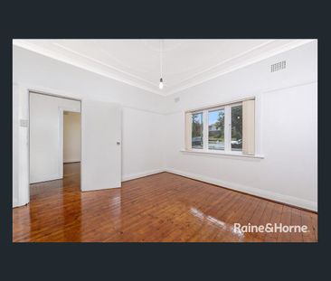 Charming Three-Bedroom Home in Earlwood - Photo 6