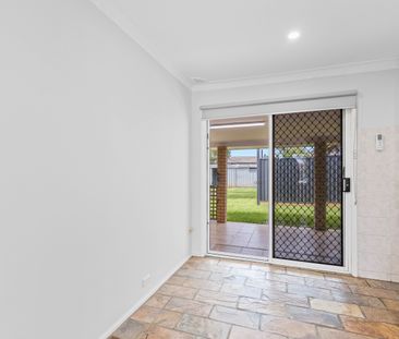 CHARMING FAMILY HOME! - Photo 6