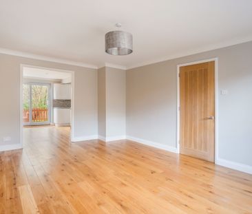 4 bedroom detached house to rent - Photo 3