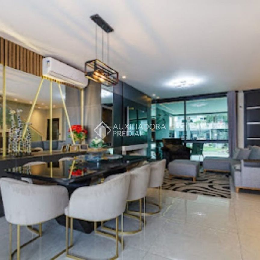 Casa em Condomínio com 3 quartos e 245m² para alugar em Ecoville, Porto Alegre. - Foto 1