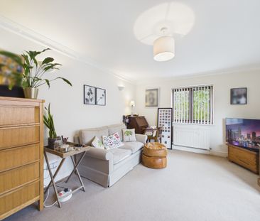 69 Albemarle Road, Beckenham, BR3, London - Photo 2