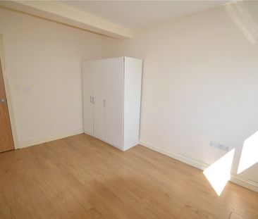 Woodcote Grove Road, Coulsdon, CR5 - Photo 6