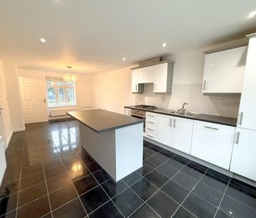 Grey Close, Forest Hall, Stansted Mountfitchet - Photo 3