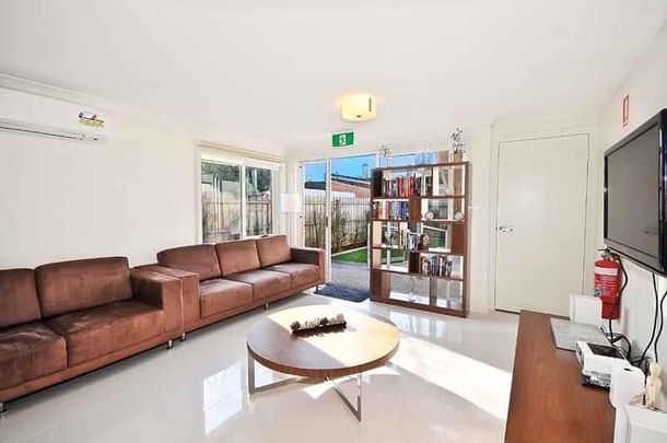 Room 13 (Ensuite) - Photo 1