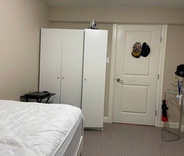 999$ FULLY FURNISHED BEDROOM - Photo 3