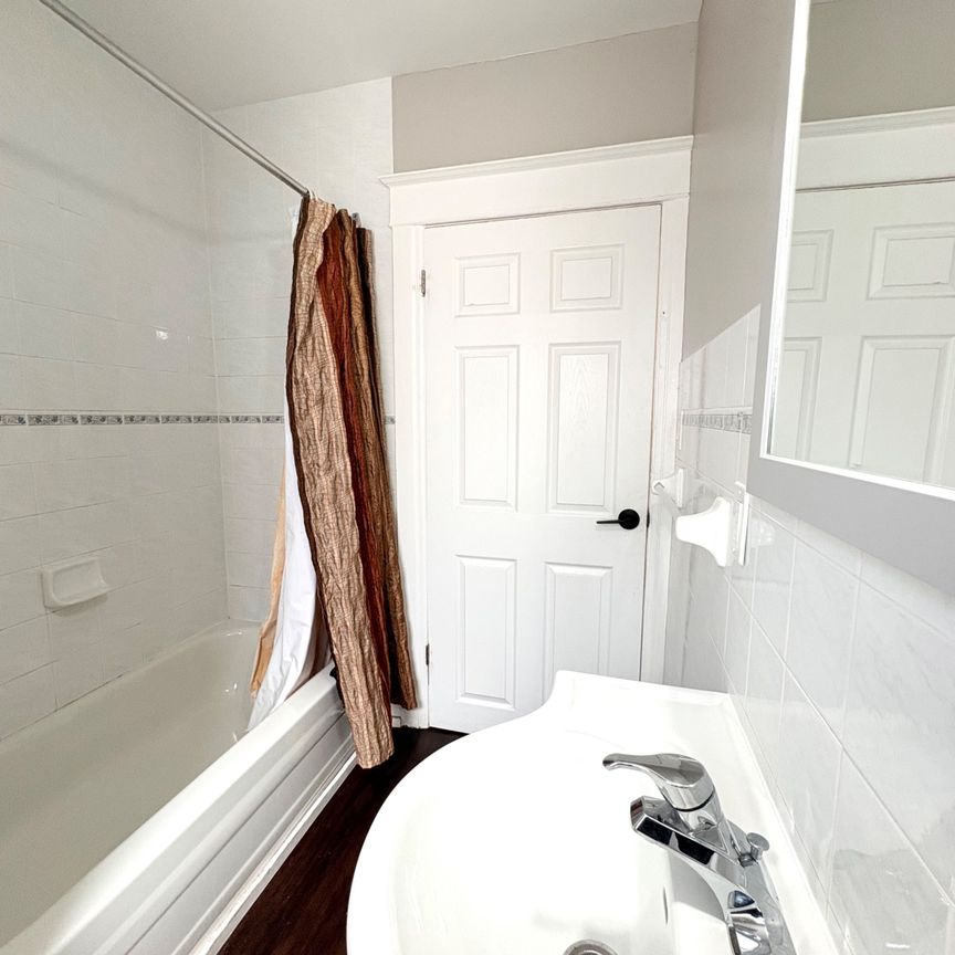 For Lease - 19 Proctor Boulevard Unit# Unit 2, Hamilton, Ontario - Photo 1