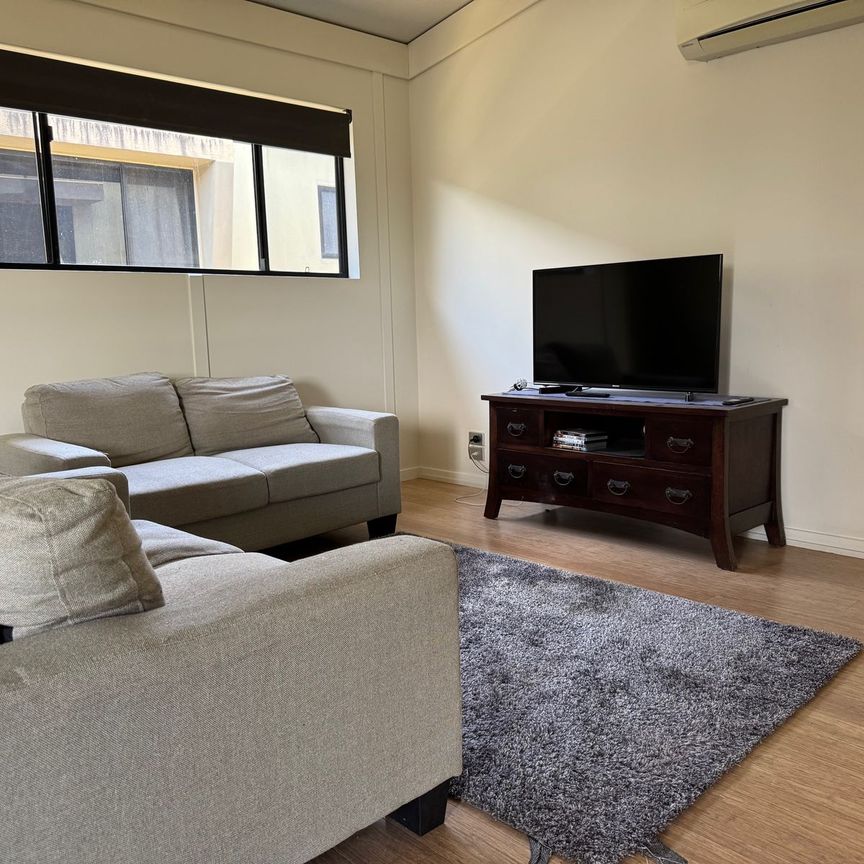 FULLY FURNISHED UNIT - JUST BRING YOUR CLOTHES - Photo 1