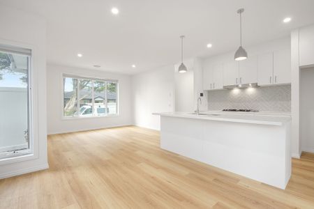 10 Logan Street Frankston VIC - Photo 3