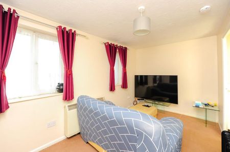 1 bedroom flat to rent - Photo 2