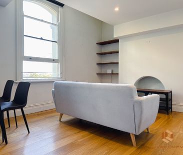 West Melbourne - Photo 2