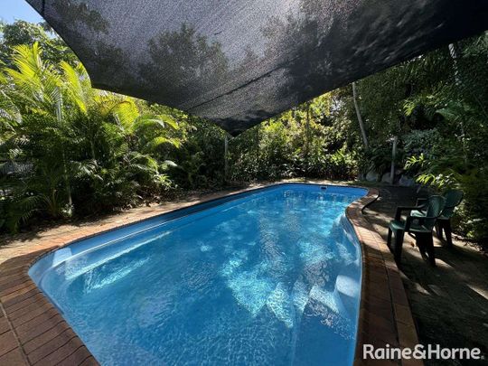 2 BEDROOM : 1 BATHROOM : FULLY FURNISHED : POOL - Photo 1