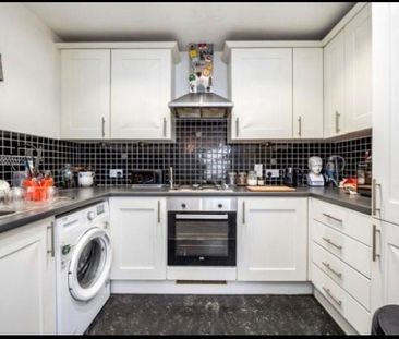 1 Bed Flat, The Odeon, IG11 - Photo 2