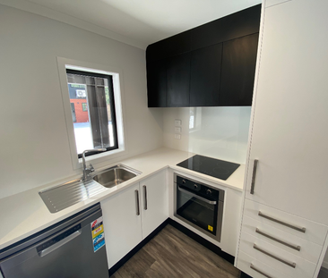 Modern 1-Bedroom Studio Unit for Rent – Hamilton East, 3216 Offerin... - Photo 2