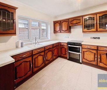 Avondale Road, Basildon - Photo 4