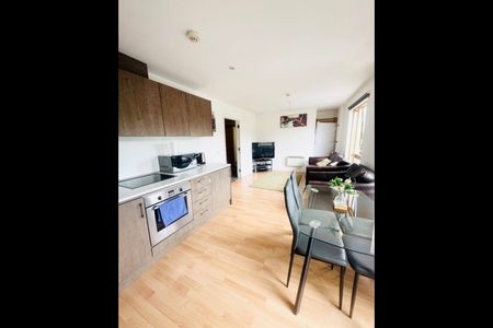 2 Bed Flat, Oyster Court, SE17 - Photo 2