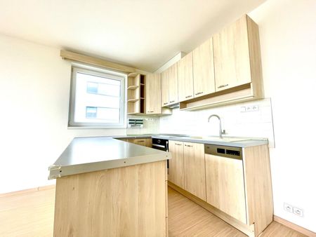Pronájem bytu 3+kk • 88 m² bez realitkyCukrova, Praha - Černý Most - Fotografie 4