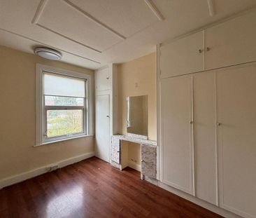 1 bedroom in a flat share to rent - Photo 3