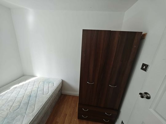 Howden Place, Hyde Park - Photo 1