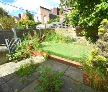 3 bedroom terraced house to rent - Photo 2