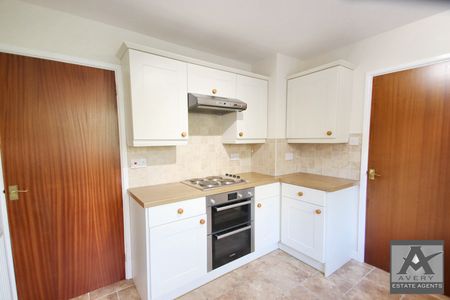 3 Bedroom Detached Property For Rent - Photo 2