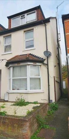 Essex Road, Dartford, DA1 - Photo 1